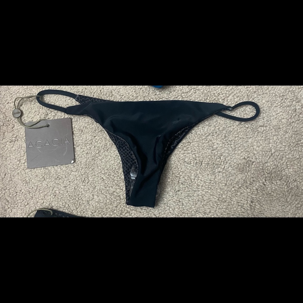 ACACIA Fins bottom size P in Black beauty